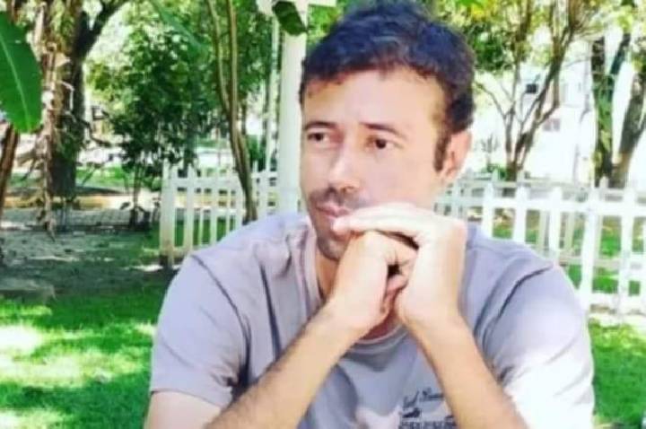 Escritor Raphael Bruno já publicou 127 livros em quase uma década