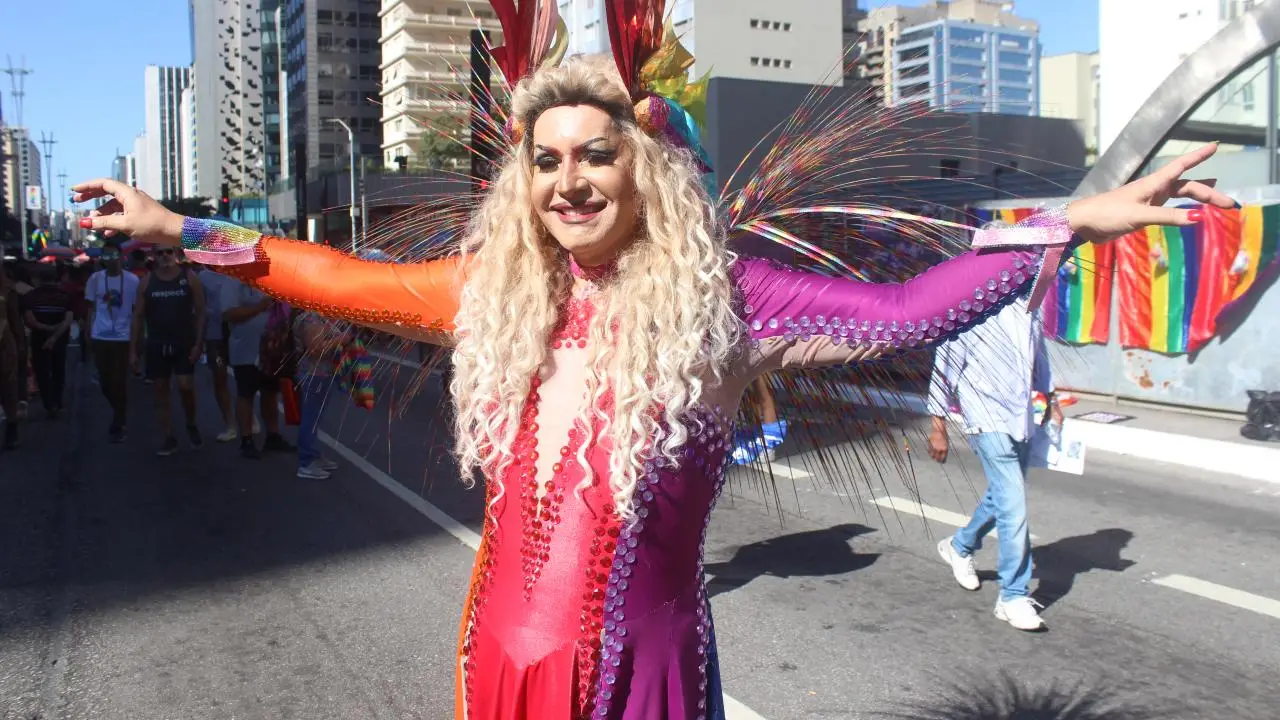 Parada do Orgulho LGBT+ de São Paulo: Grito Contra a Negligência Legislativa e pelo Voto Consciente
