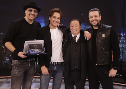 KLB fala sobre retorno e ganha homenagem no 'Programa Raul Gil'