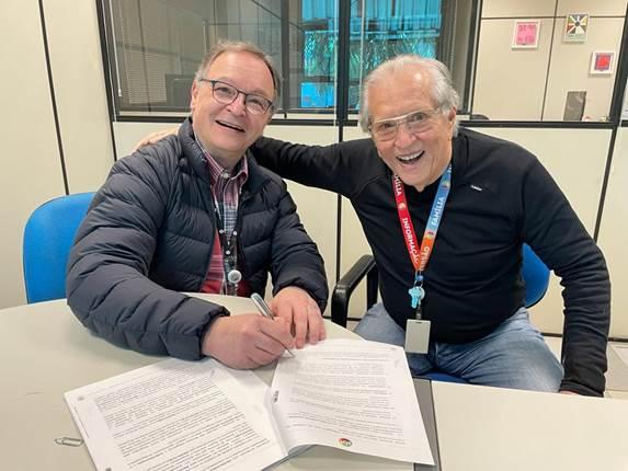 Carlos Alberto de Nóbrega renova contrato com o SBT por mais dois anos