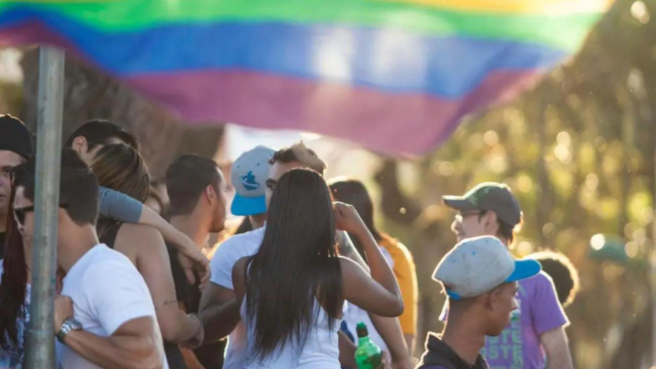 Contagem recebeu a 16ª edição da Parada do Orgulho LGBT+ nesse domingo (07/08)