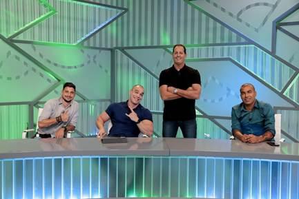 Arena SBT comemora a marca de 100 programas no ar falando de futebol 