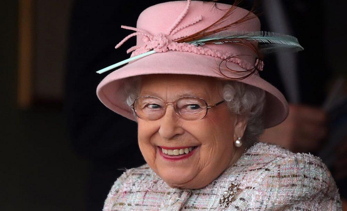 Rainha Elizabeth II é colocada sob supervisão médica; família é convocada