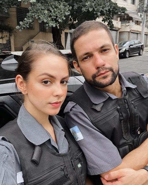 Yasmim Sant'anna junto do elenco prestigia seu novo trabalho no filme Nação de Rafael Silva