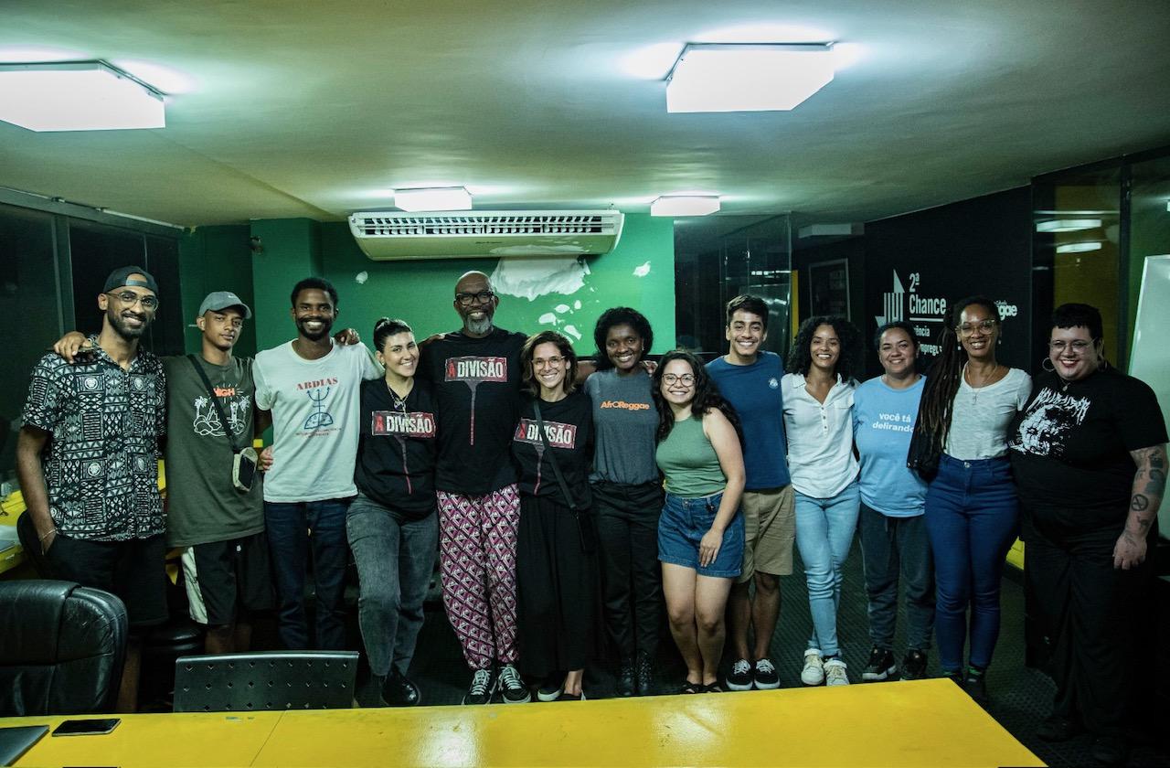ONG e Produtora AfroReggae realizam o 1º Curso de Assistentes de Direção com intuito de promover a diversidade no mercado audiovisual