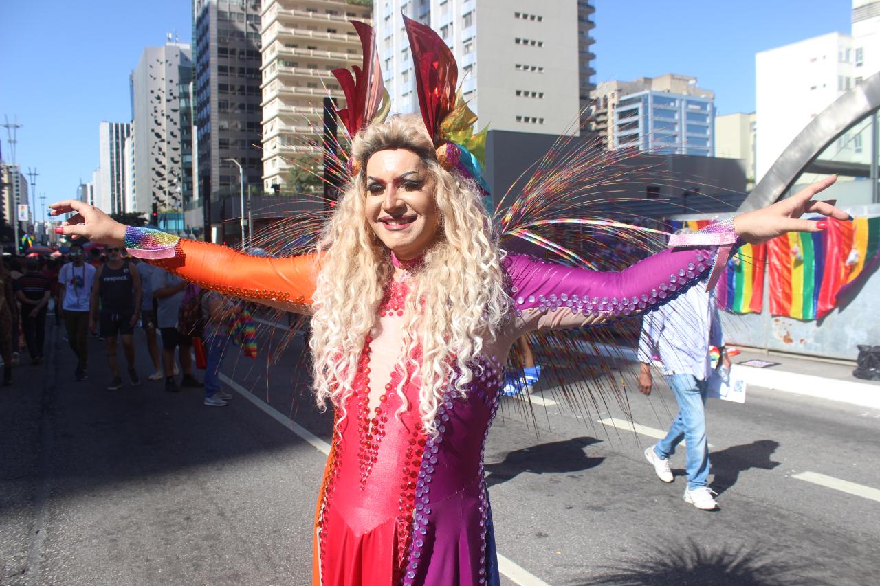 Parada do Orgulho LGBT+ de São Paulo: Grito Contra a Negligência Legislativa e pelo Voto Consciente