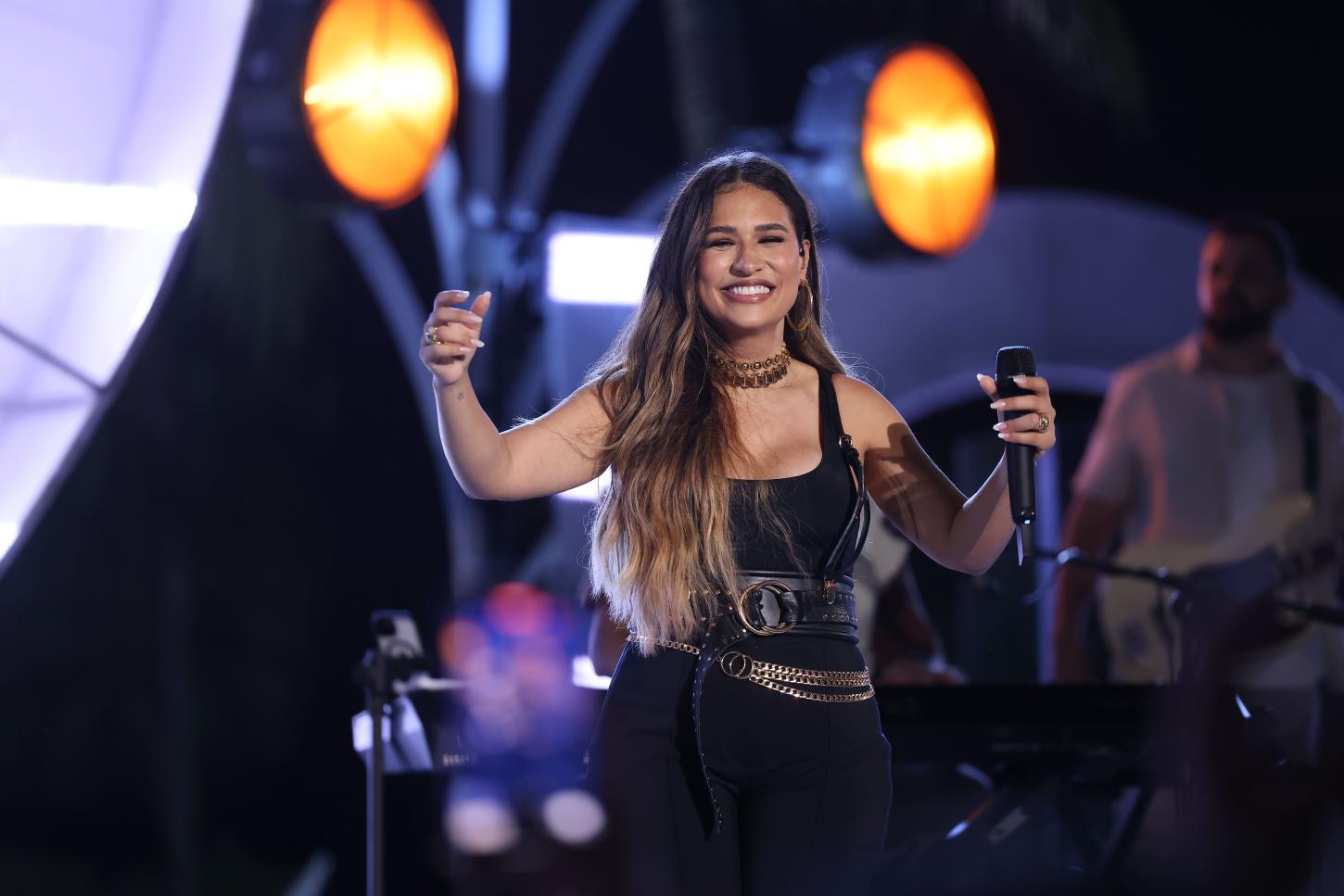 Simone Mendes disponibiliza clipe de “Climão”