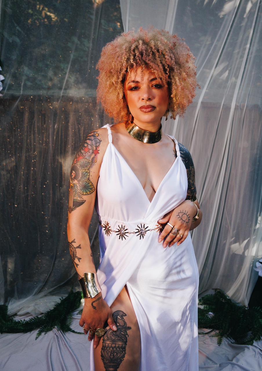 Aposta da mpb, Ana Cacimba evoca ancestralidade em novo single