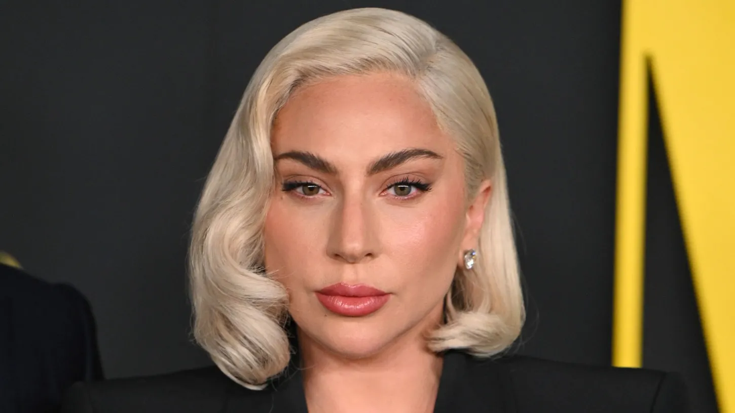 Lady Gaga mandou apagar luzes de terminal do Galeão para desembarcar