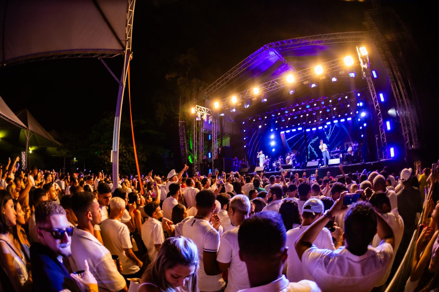 Réveillon Iate 2026 prepara show pirotécnico com fogos de baixo ruído na orla da Pampulha