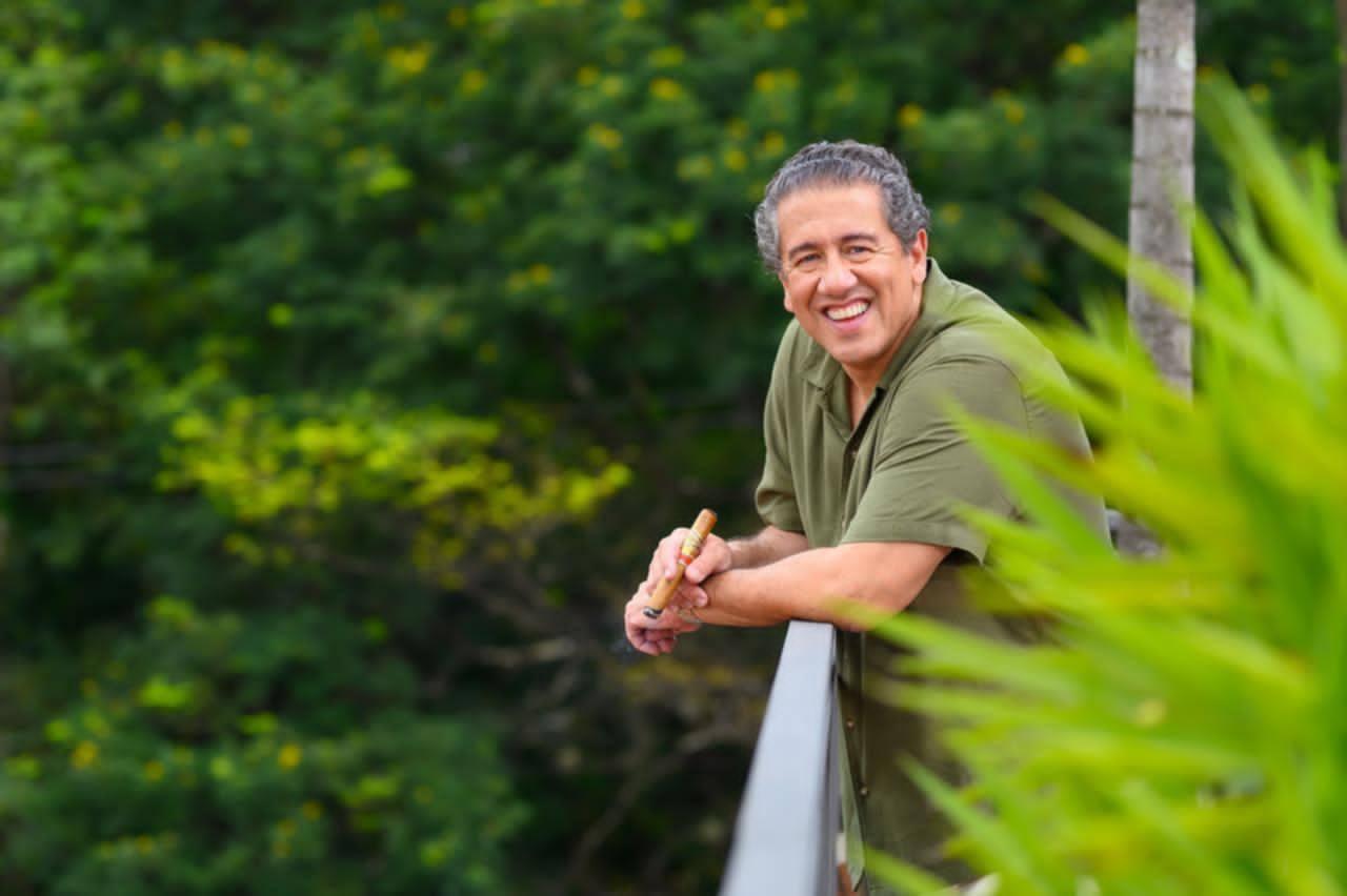  Altemar Dutra Jr. se renova nos palcos para comemorar 30 anos de carreira