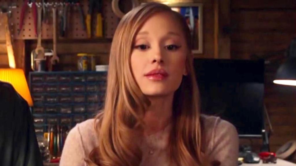 Ariana Grande retorna aos cinemas após sucesso de “Wicked” em nova comédia da franquia “Entrando Numa Fria”