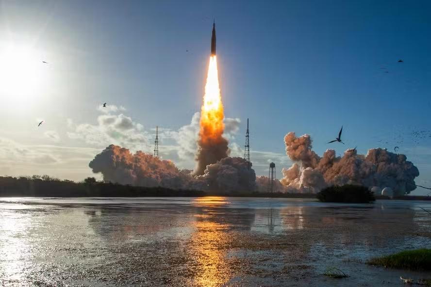 Artemis II reacende corrida espacial e expõe limites científicos da exploração lunar