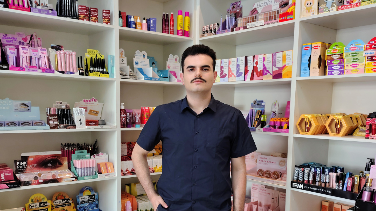 Maquiagem vira motor econômico e linguagem de identidade no Brasil