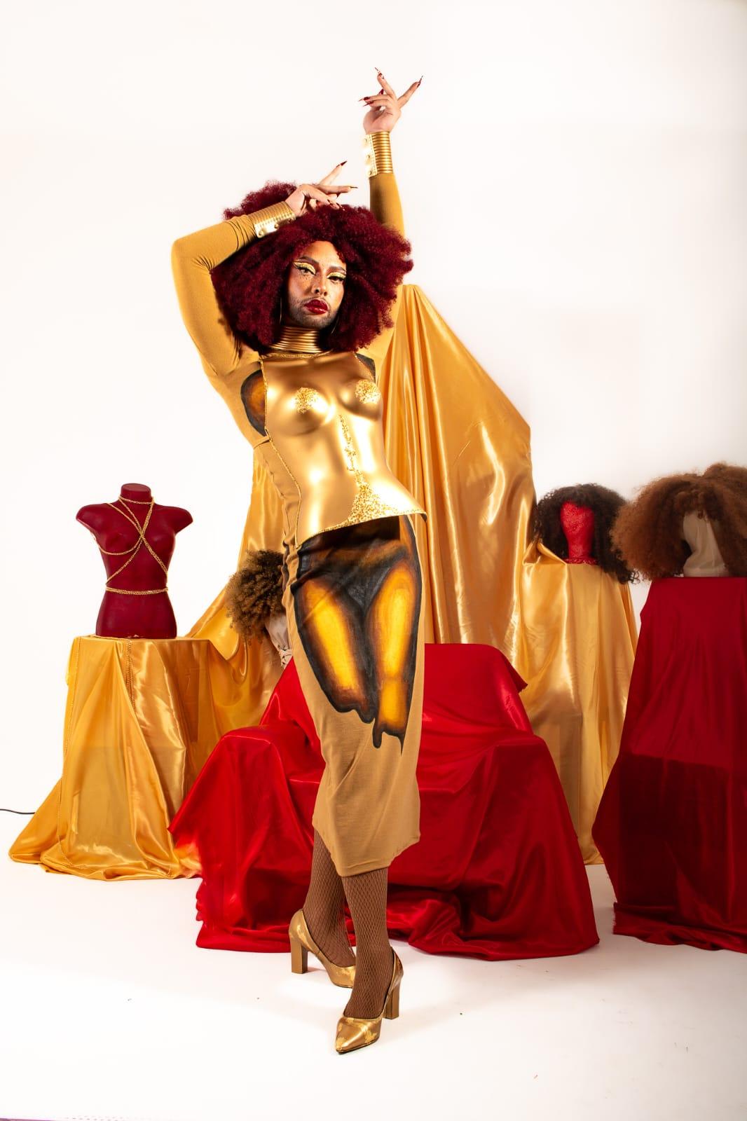 @beca.rt (pintura), @_dannadi (costura), @trop.raw (fotografia) e @rangelferdinando (assistência).