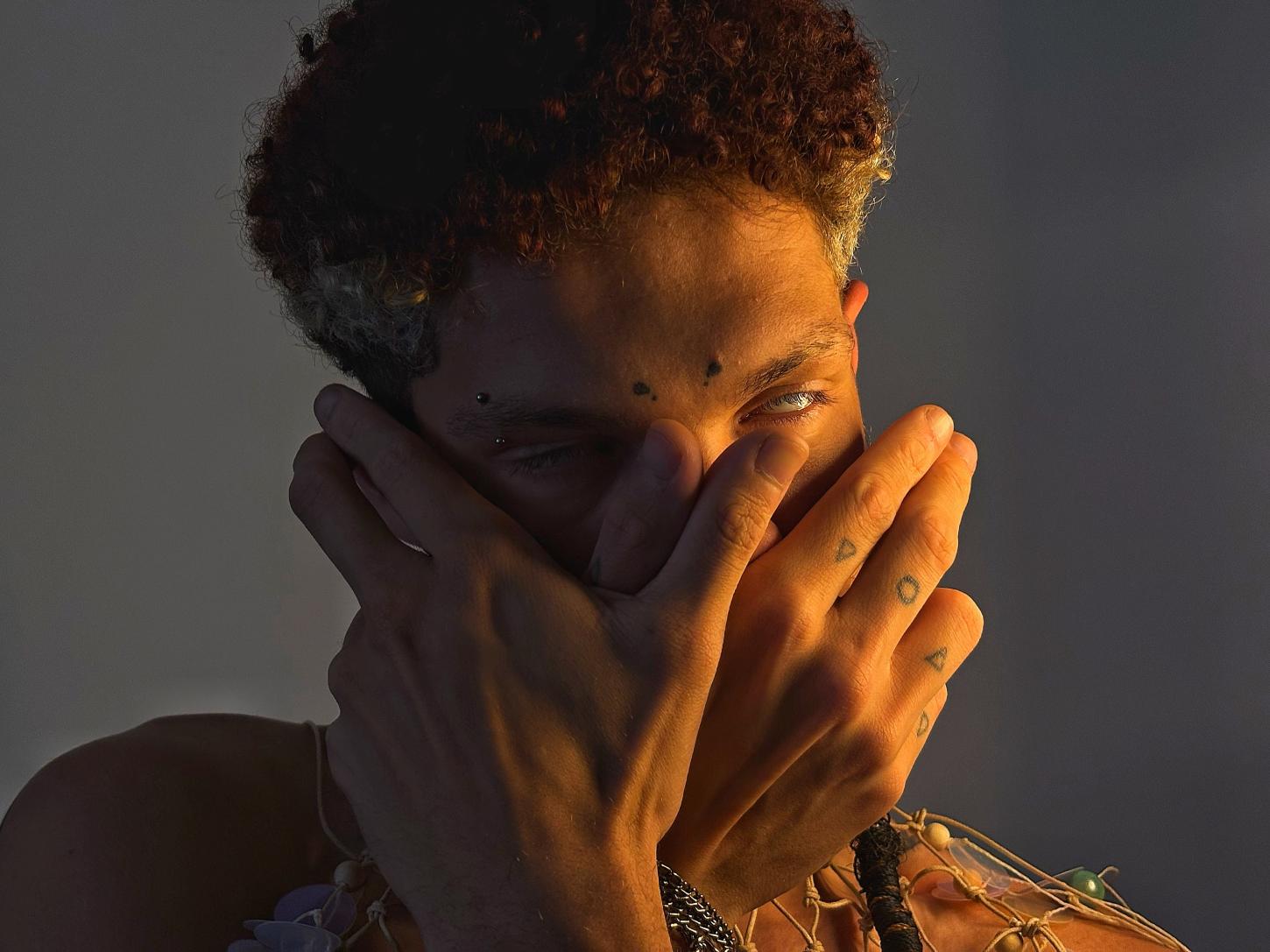 Mutação, Introspecção e Arte Sensorial: Conheca YCA