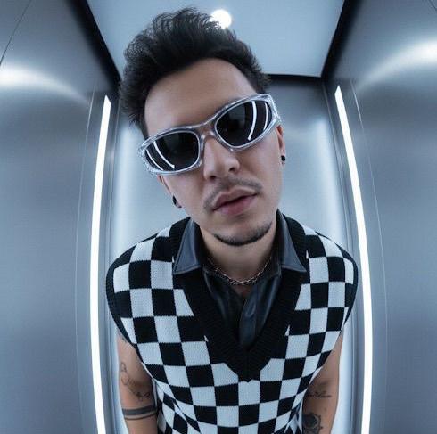 Orgulho no Beat: David Negrão e a Construção de um Pop de Resistência