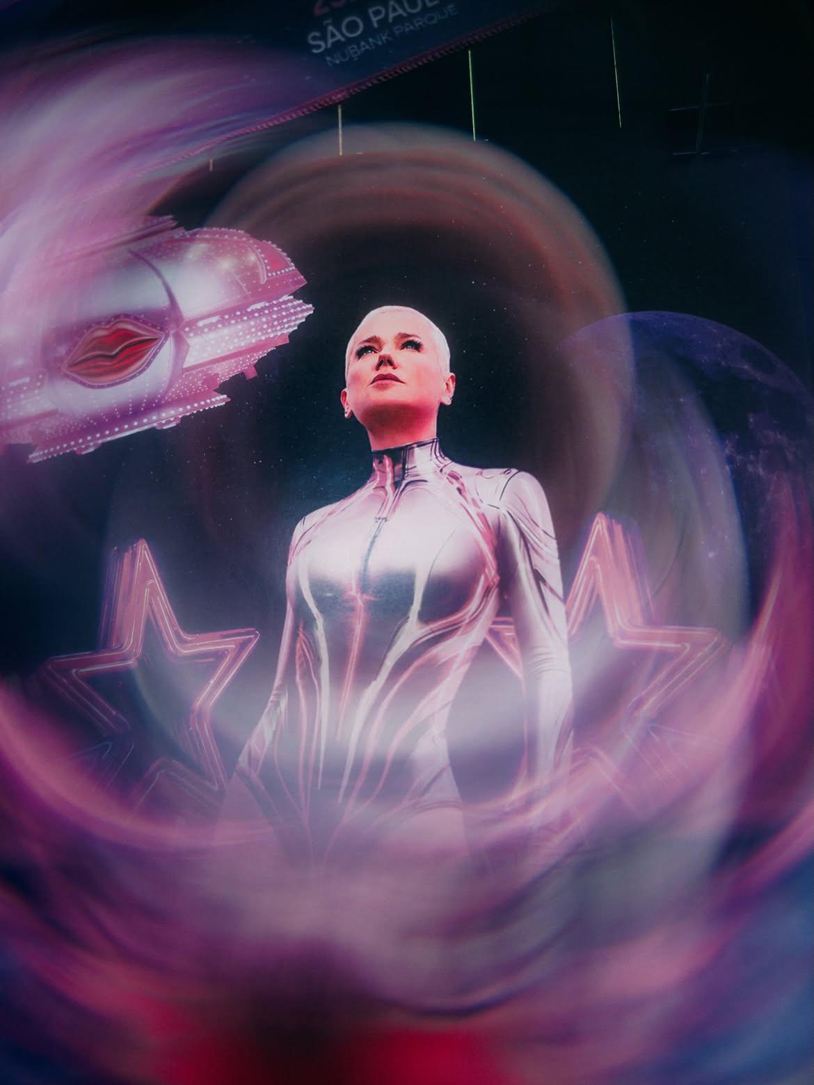 Xuxa faz São Paulo voltar no tempo em estreia de “O Último Voo da Nave