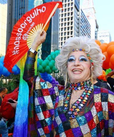 Miss Biá: a pioneira que transformou a arte drag em resistência