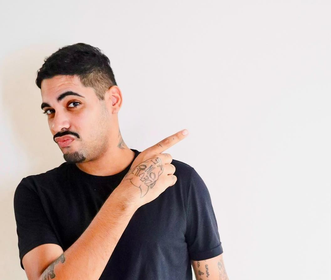 Do Stand-Up à Desconstrução Afetiva: Uma Conversa Sem Filtros com Felipe Bruto