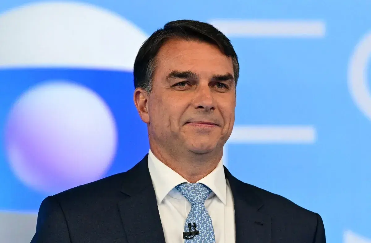 Flávio Bolsonaro após as eleições: onde estão as promessas e os eleitores que acreditaram?