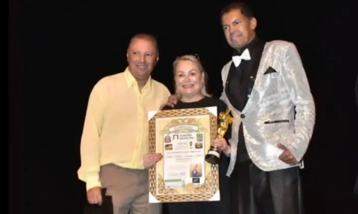 ADRI TOLARDO E LUCIANO SILVA RECEBEM PRÊMIO DE DESTAQUE NO THEATRO MUNICIPAL DE SÃO PAULO