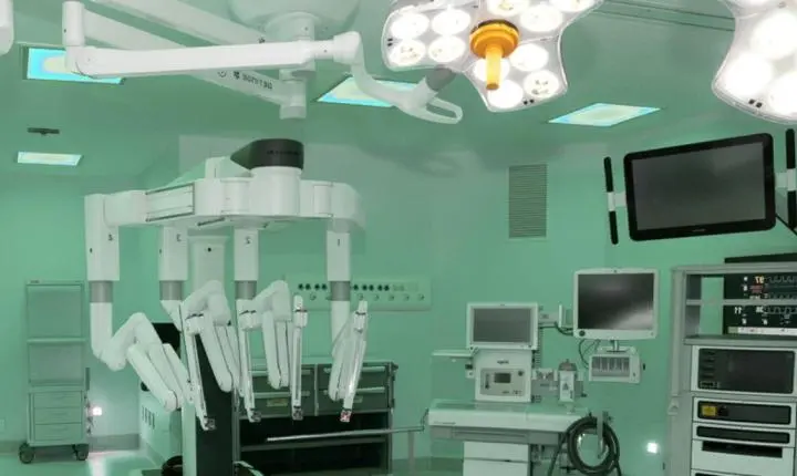 Cirurgia robótica é segura? Entenda os protocolos e a tecnologia que elevam o padrão cirúrgico
