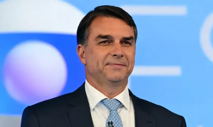 Flávio Bolsonaro após as eleições: onde estão as promessas e os eleitores que acreditaram?